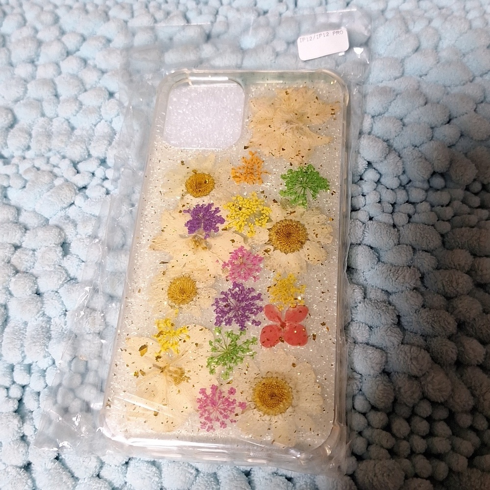 I phone 12 iPhone 12 pro Phone cover with flowers on back